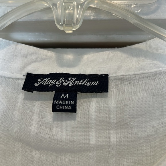 Flags & Anthem White Button-Up Blouse size medium. - Picture 8 of 11